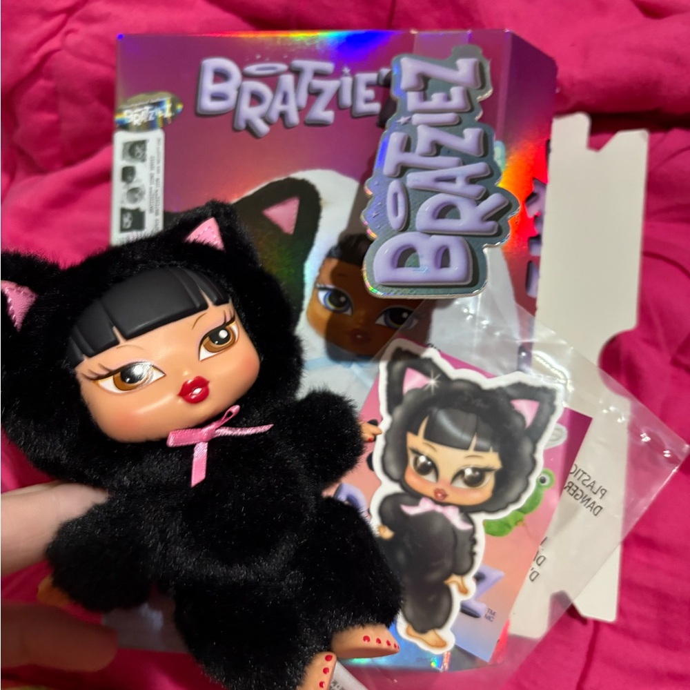 Bratz Bratziez Iconz Seriez plush keychain